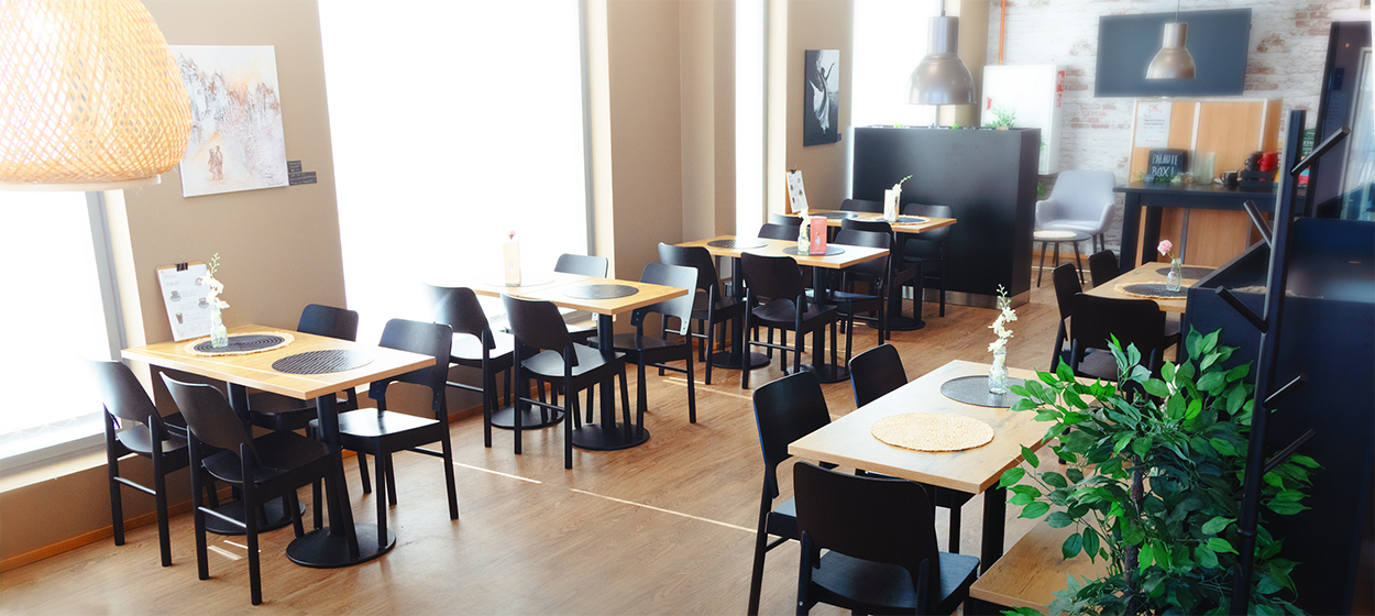 Esteetön sisäänkäynti ja avarat tilat kutsuvat viihtymään